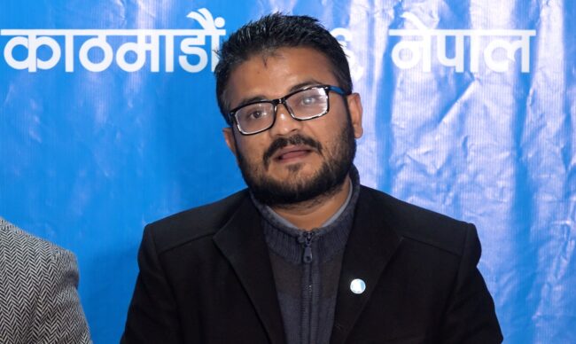 मुकुलको स्पष्टीकरण :  ‘ सभापती जस्ता ठग, भ्रष्ट र अपराधीको कब्जाबाट पार्टीलाई मुक्त गराएरै छाड्छु’