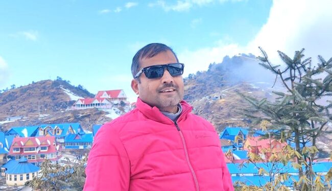 कागेश्वरी मनोहरा नगरपालिकाका प्रमुख प्रशासकीय अधिकृत मिश्रलाई उत्कृष्ट निजामती सेवा पुरस्कार