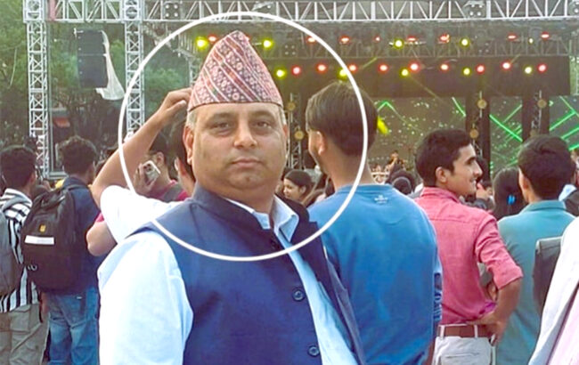 लेखासमिति सभापति ऋषिकेश पोखरेलका स्वकीय सचिव अनिल पक्राउ