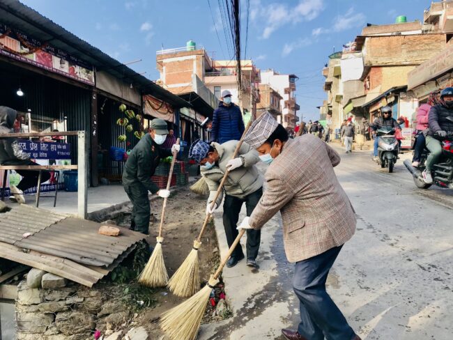 शंखरापुर प्रमुख रमेश नापितकाे नेतृत्वमा साँखु बसपार्क र शालीनदी मन्दिर सरसफाई