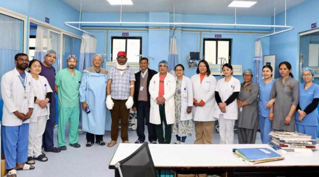 अर्थमन्त्री पौडेल अस्पतालबाट डिस्चार्ज, मेयर आचार्यको उपचार जारी