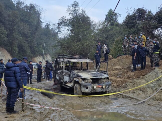 पाथीभरा जाँदै गरेको जिपमा करेन्ट लाग्दा चार जनाको ज्यान गयो, दुई घाइते